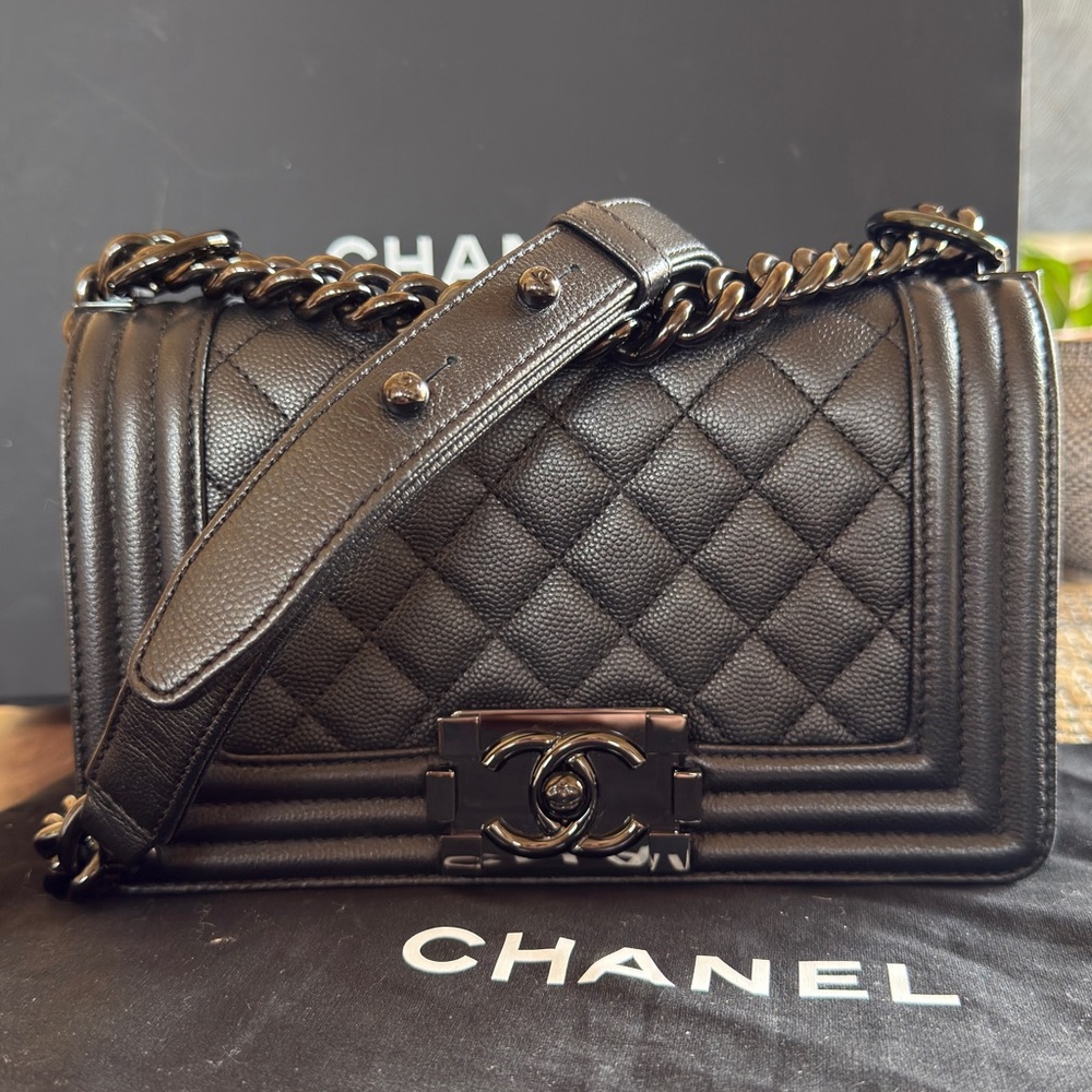 EUC RARE Chanel Small So Black Caviar Boy Quilted Leather Bag CC GORGEOUS!! - Picture 2 of 15